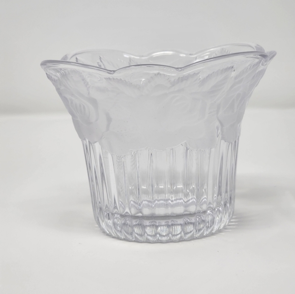 Vintage Mikasa Studio Nova Winter Rose Embossed Ribbed Crystal Vase